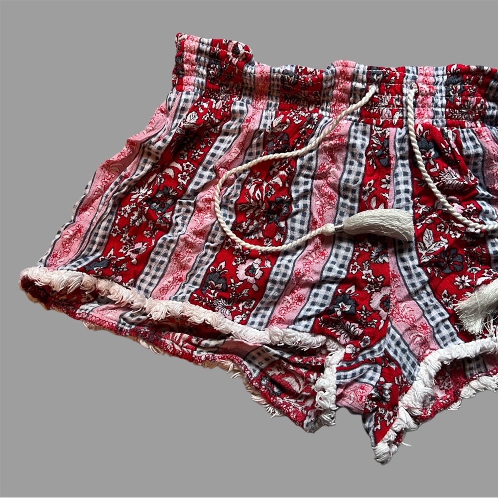 Patterned Shorts - Picture 2 of 5
